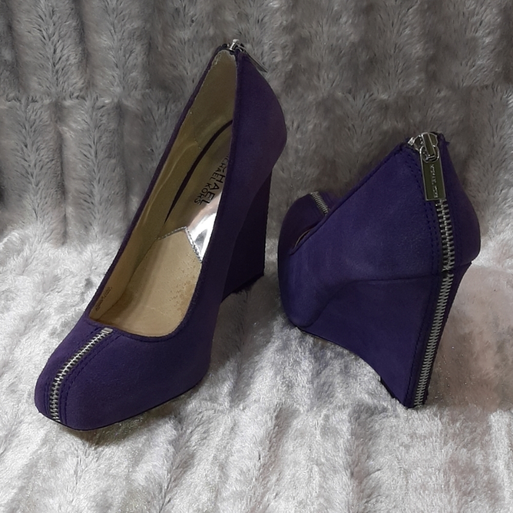 7.5M MICHAEL Michael Kors Purple 4" Wedge